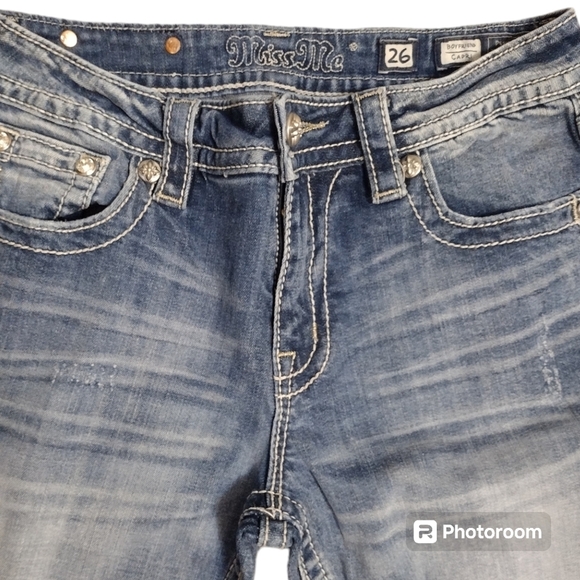 Miss Me Boyfriend Capris - Picture 2 of 7